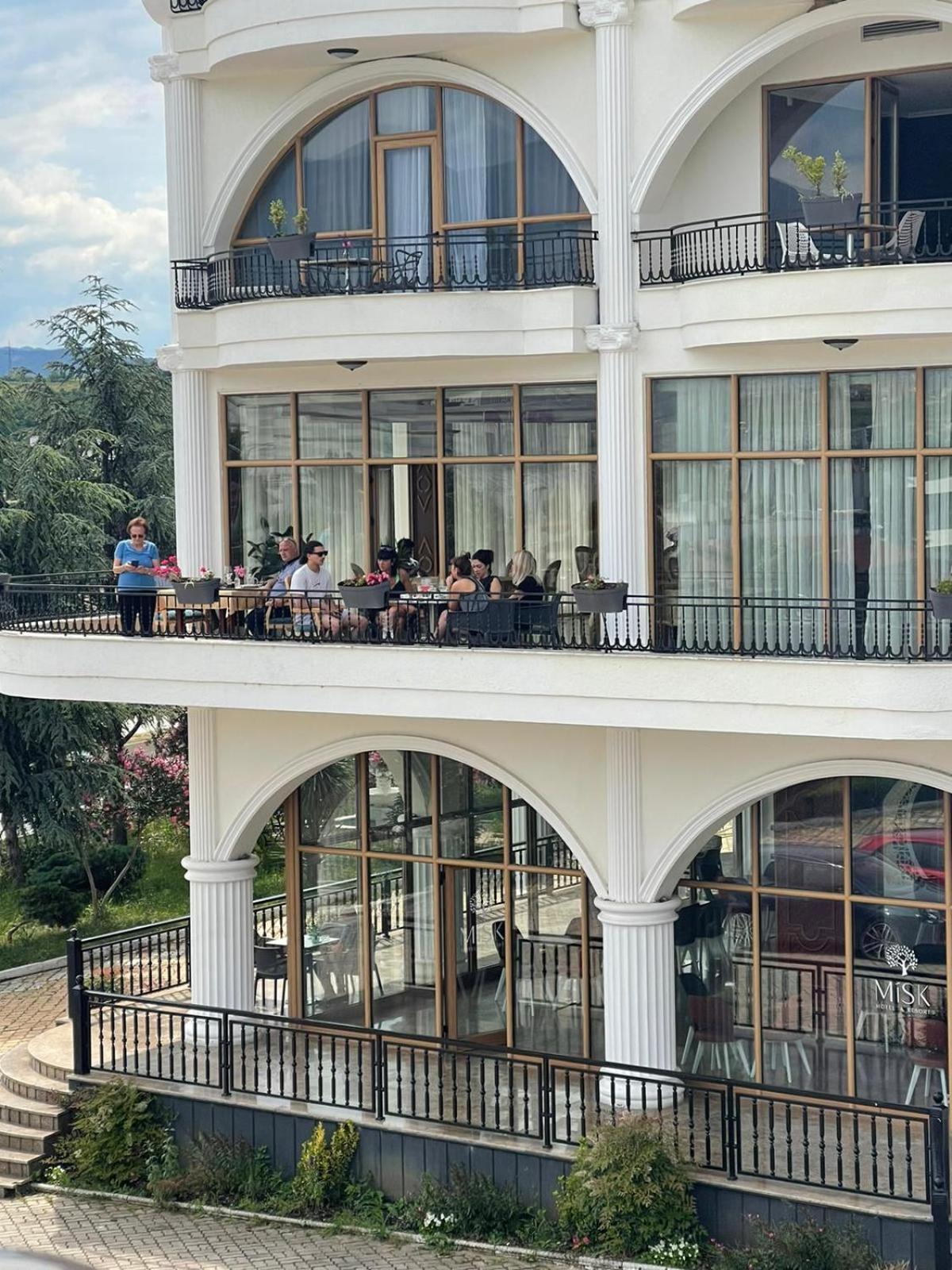 Misk Hotel & Resort Tirana Exterior photo